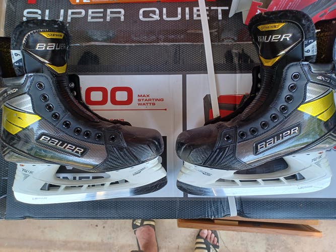 Bauer hockey skates ignite pro plus
