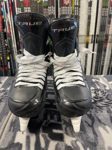 Barely Used True Pro Custom Hockey Skates Regular Width Pro Stock Size 10