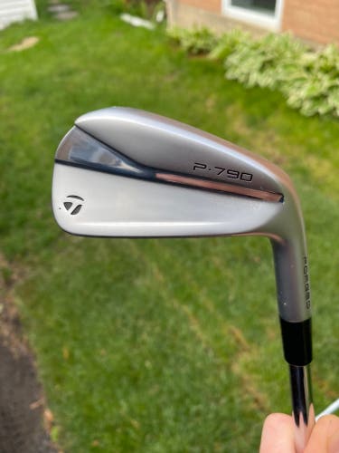 Like New Men's Right Hand 2021 Taylormade P790 5-PW,AW Stiff Flex Steel Iron Set, New Midsize Grips