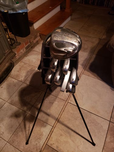 Used Men's Cobra Right Handed Stiff Flex 9 Pieces