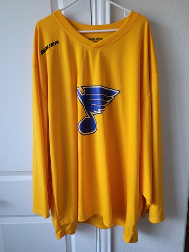 Used Senior Goalie Cut CCM Jersey