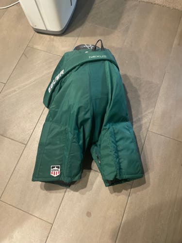 Senior Medium Bauer Pro Stock Nexus Hockey Pants