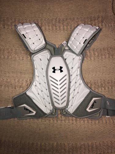 New Large Under Armour VFT Shoulder Pads