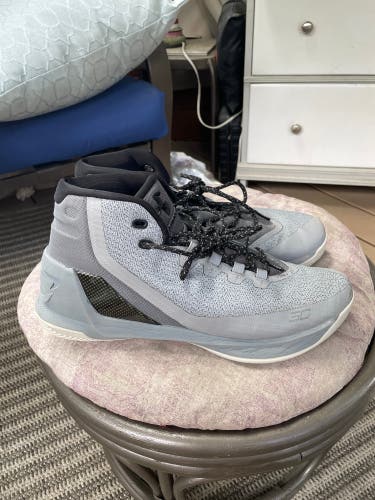Men's Size 11 (Women's 12) Under Armour Curry 3 Shoes