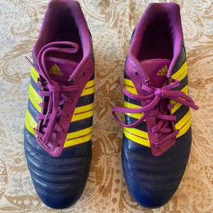 Women’s Adidas Predator Cleats size 9.5