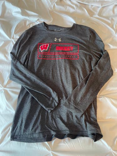 UW Badgers hockey Gray Used Small Under Armour Shirt