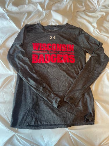 UW Badgers Hockey Gray Used Small Under Armour Shirt