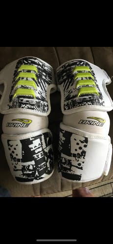 Brine lacrosse elbow pads large new
