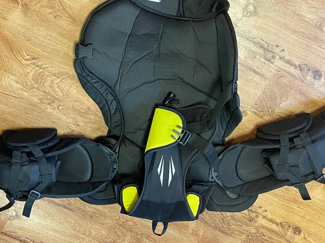 Used Large Bauer Supreme S27 Goalie Chest Protector