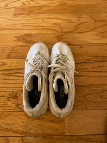 Used Adidas Men’s Football Cleats Size 12, Maverik Gloves, and Maverik Max Elbow Pads.