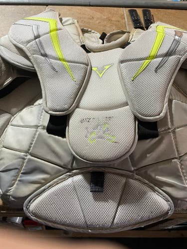 Used Small Vaughn  V6 2200 Pro Goalie Chest Protector