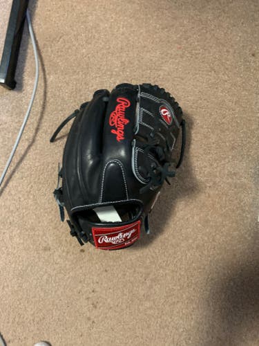 New Rawlings Right Hand Throw Pitcher's 12"