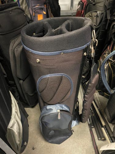 Golf cart bag with 4 Club Dividers