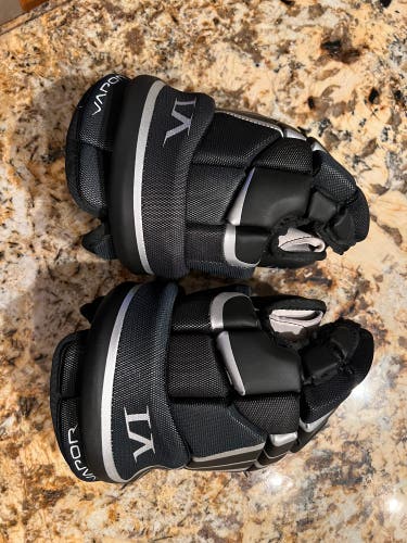 Bauer 11"  Vapor VI Gloves *Brand New*