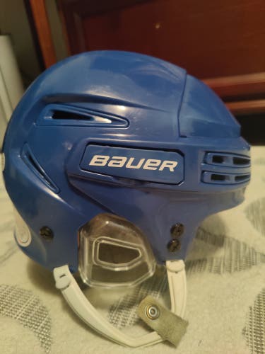 Blue Medium Bauer Re-Akt 75 Hockey Helmet