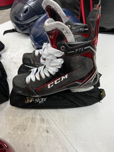 Used CCM Regular Width  Size 8 JetSpeed FT1 Hockey Skates