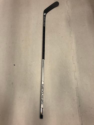 Senior Right Handed P92M  Nexus 2N Pro Hockey Stick
