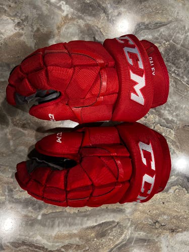 Red Wings CCM 14" Pro Stock HG12XP Gloves