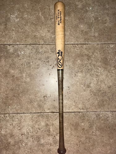Used  Wood (-3) 30 oz 33" Big Stick Bat