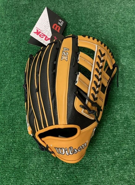 2023 Wilson A2000 OT7 SuperSkin 12.75 Outfield Baseball Glove, LHT