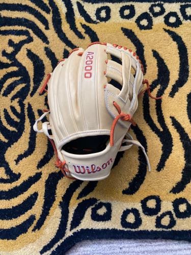 *please offer* Infield 11.5" A2000 Baseball Glove