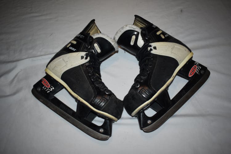 CCM Super Tacks Hockey Skates, Size 5