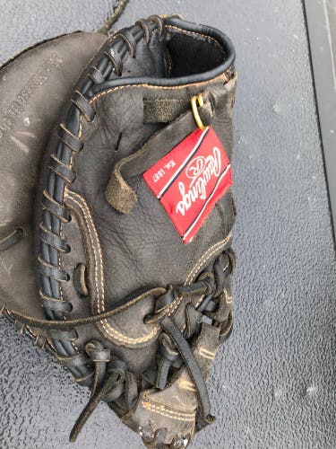 Used Right Hand Throw 31.5" Gold Glove Elite Catcher's Glove
