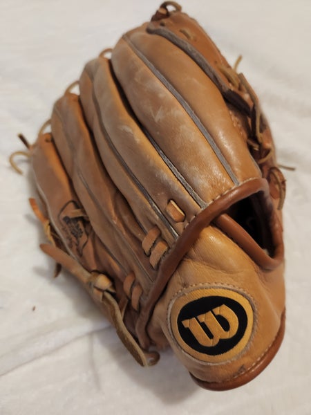 Wilson Right Hand Throw 13" A2320 ProModel Tommy John series