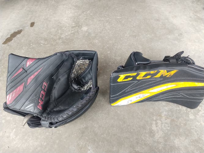 CCM Extreme Flex 4 blocker and glove