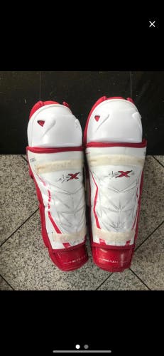 BAUER Apx 2 Shin Guards PRO STOCK GAME USED COLORADO AVALANCHE #8 MAKAR