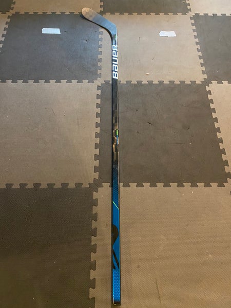 Senior Left Hand P28 Nexus Geo Hockey Stick