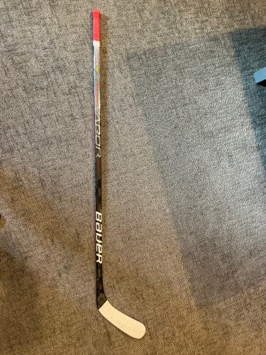 Intermediate Left Hand P92 Vapor Hyperlite Hockey Stick