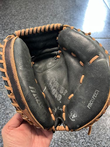 Mizuno Right Hand Throw Catcher's Mitt - Youth/Kids Size 10.5" - Used
