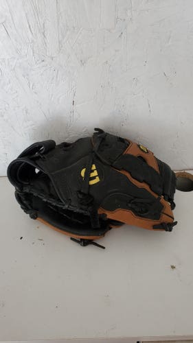 Used Right Hand Throw Wilson Infield Baseball Glove Size: 11.5"