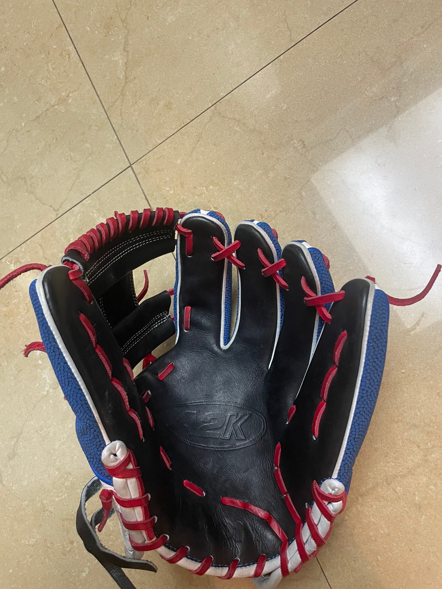 mookie betts infield glove｜TikTok Search