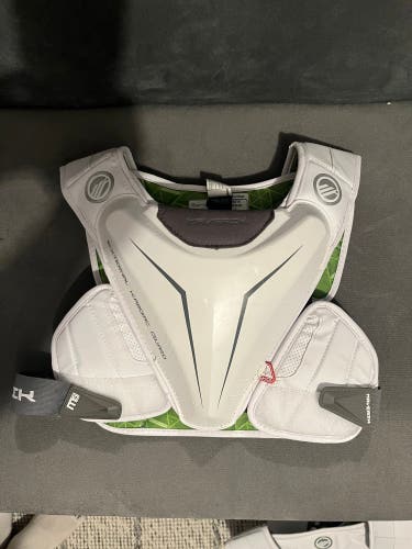 Used Medium Maverik M5 EKG Shoulder Pads