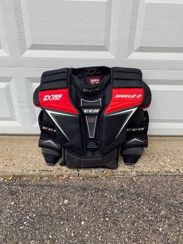 CCM Extreme Flex Shield II Chest Protector