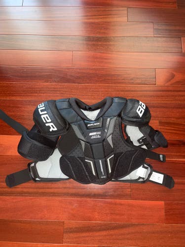 New Medium Bauer Pro Series Shoulder Pads