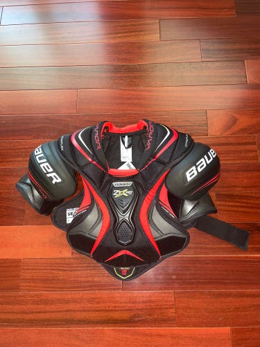 New Medium Bauer Vapor 2x pro Shoulder Pads