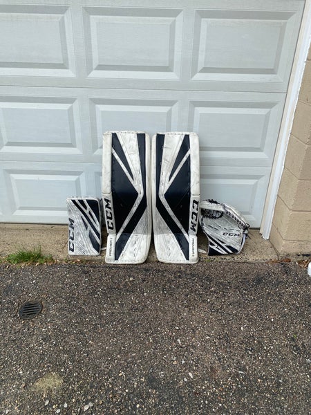 CCM Goalie FULL SET Premier 2 Leg Pads Eflex 4 Gloves