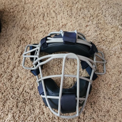 Louisville Two piece Catchers Mask