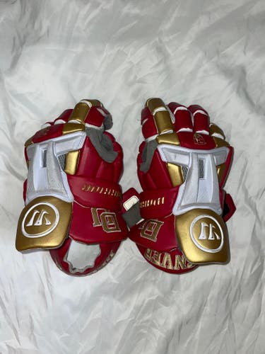Denver Lacrosse Large Red Gloves
