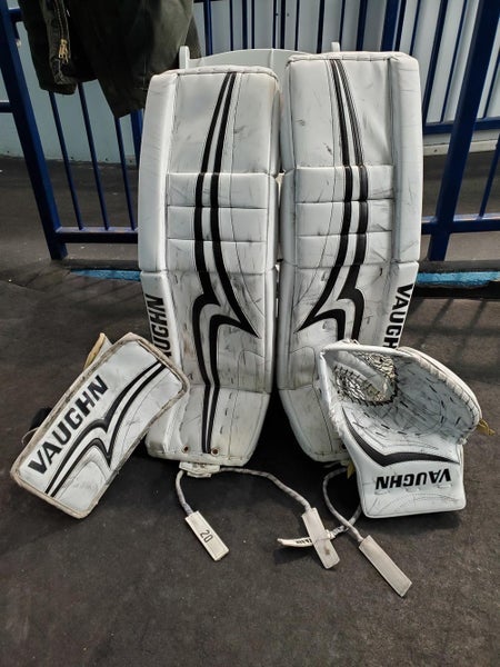 Black Used Senior 35" Vaughn v elite pro carbonGoalie Full Set
