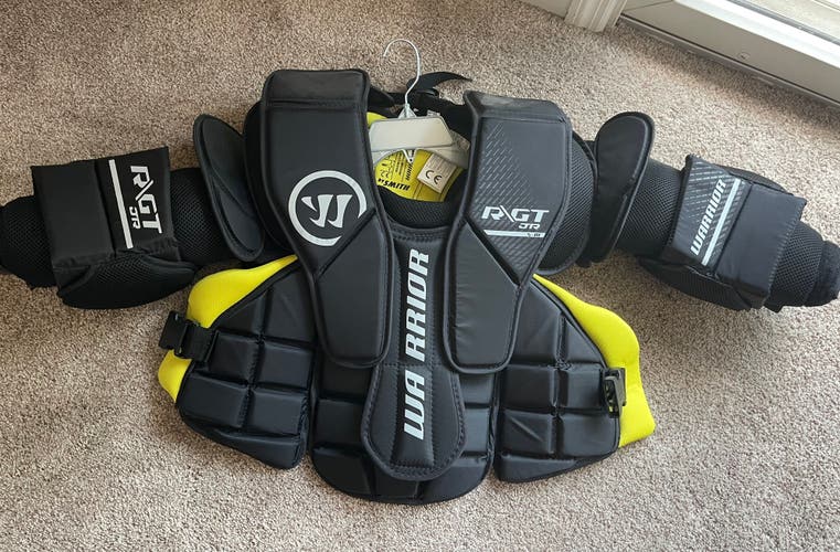 Ice hockey goalie chest protector