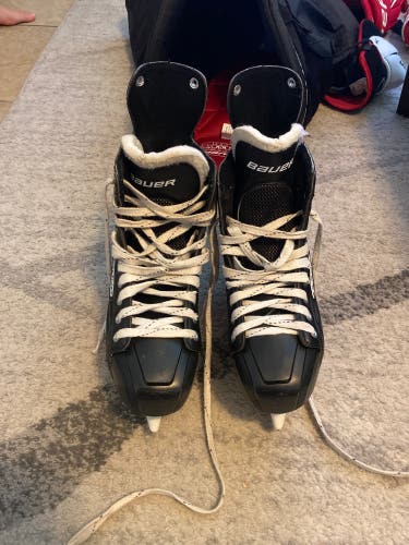 Used Bauer Regular Width Size 11 Nexus 200 Hockey Skates
