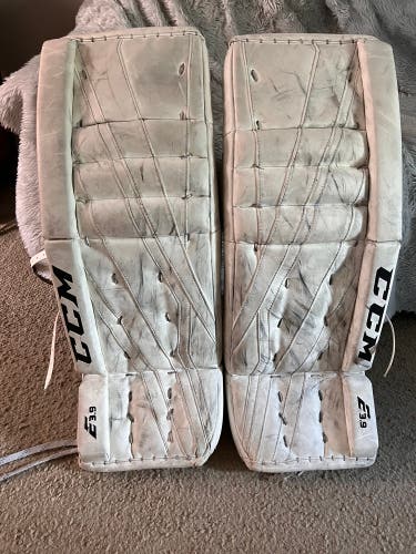 CCM Extreme Flex 3.9 Leg Pads- Sr 32+1