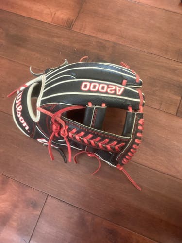 FOR TRADE Used Wilson Right Hand Throw Infield 11.75"