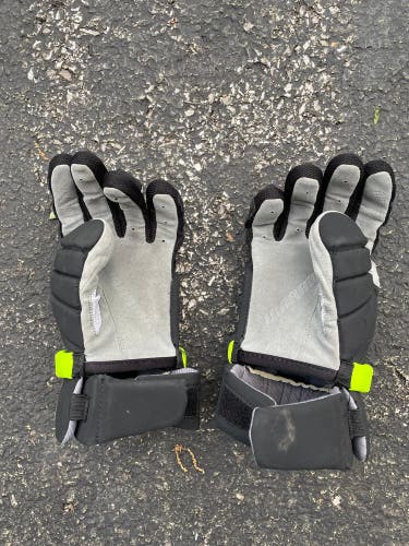 Warrior True Lacrosse Gloves