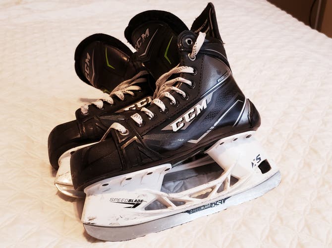 Junior Used CCM Wide Width Size 7
