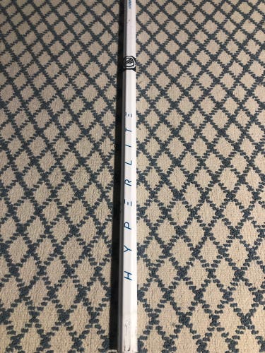 Maverik hyper lite lacrosse shaft - mid/attack/goalie - 30inch shaft